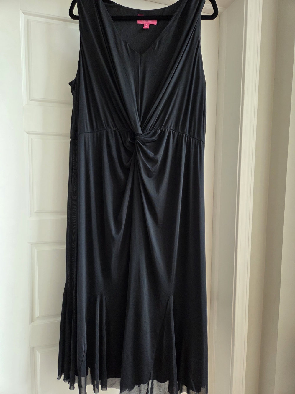 Isaac Mizrahi Black Sleeveless Twist-Front‎ Midi Dress